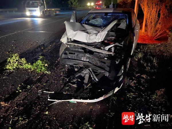 无证网约车撞倒路灯致一小孩重伤死亡，父母起诉获赔178万