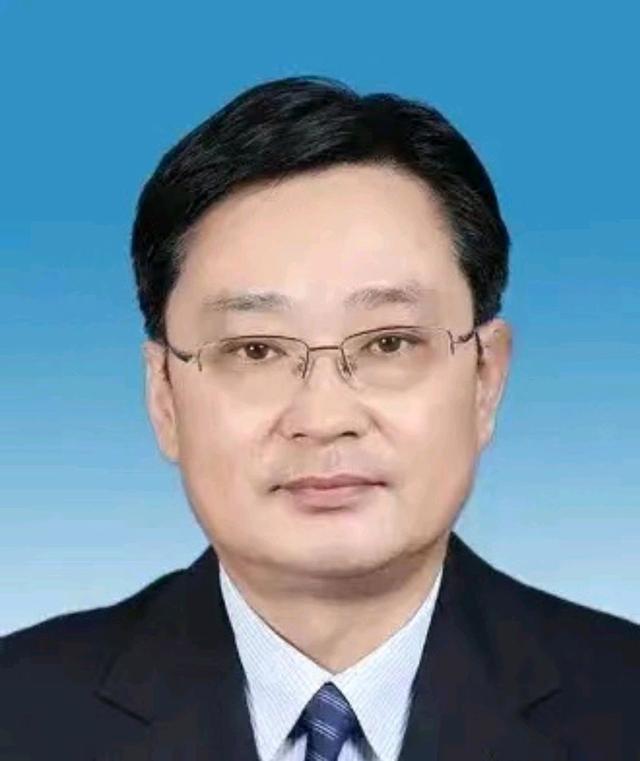 刘化文被免去吉林省政府秘书长职务，此前已辞去省委委员职务