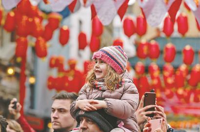 我在中国过大年|“衣食住行”迎新春：英国姑娘的第一个中国春节